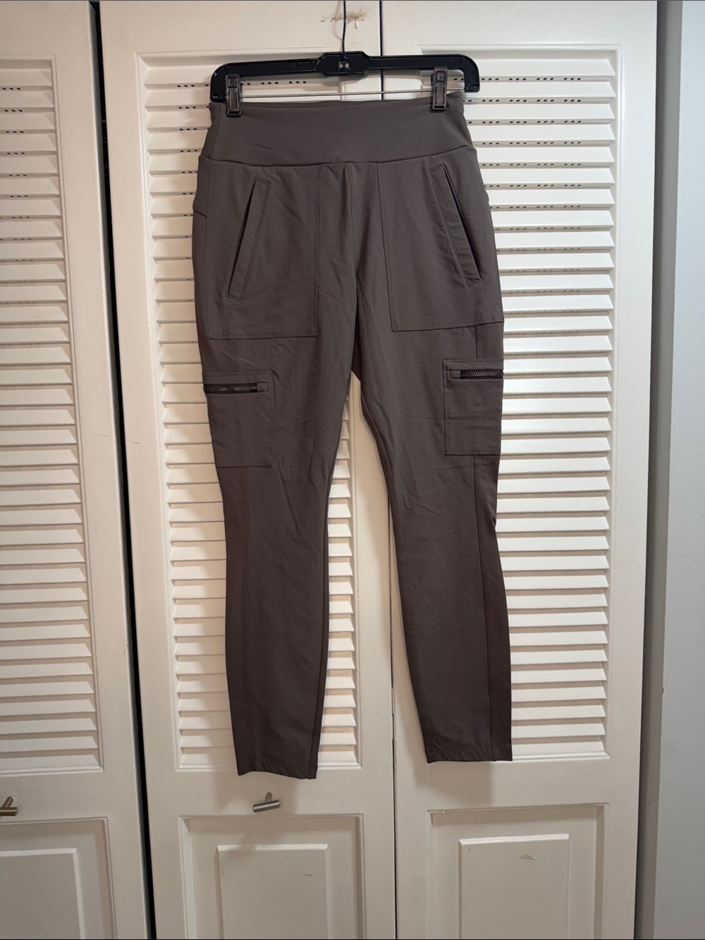 Athleta Headlands Hybrid Taupe Cargo